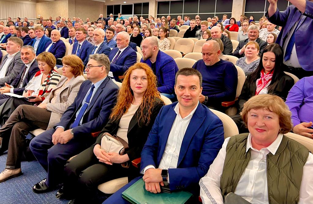 В Конгресс-холле Омска прошло  отраслевое совещание под руководством первого заместителя председателя Правительства Омской области Валерия Бойко.